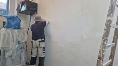 Pełną parą trwają prace remontowe pomieszczenia 