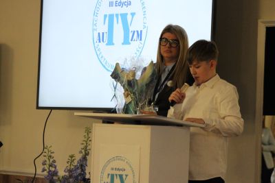 Zrozumieć autyzm – dostrzec człowieka